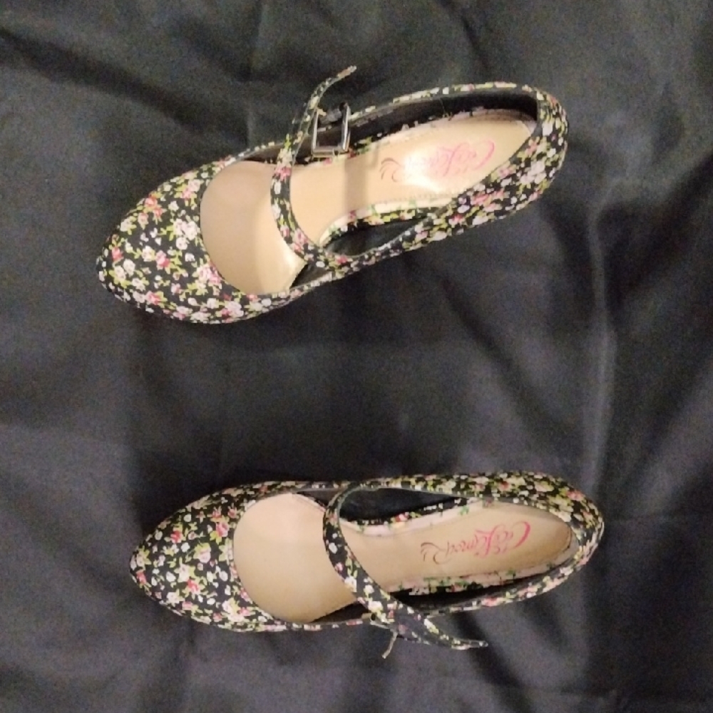 Elegant Black Flowered Heels